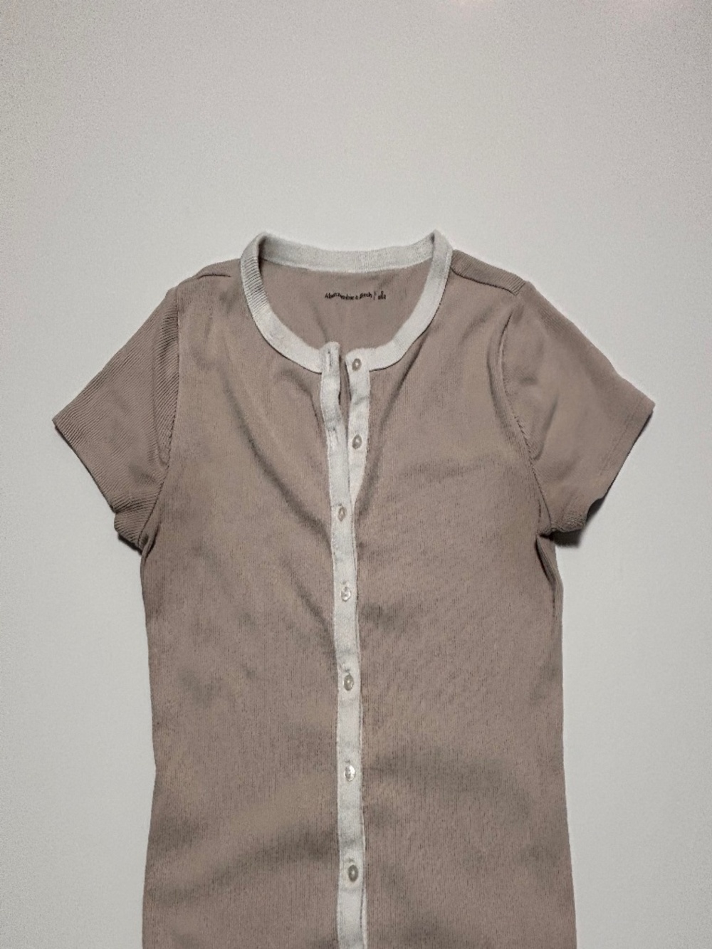 Womens Abercrombie & Fitch Tan and White Button Down Ribbed Shirt Size Small